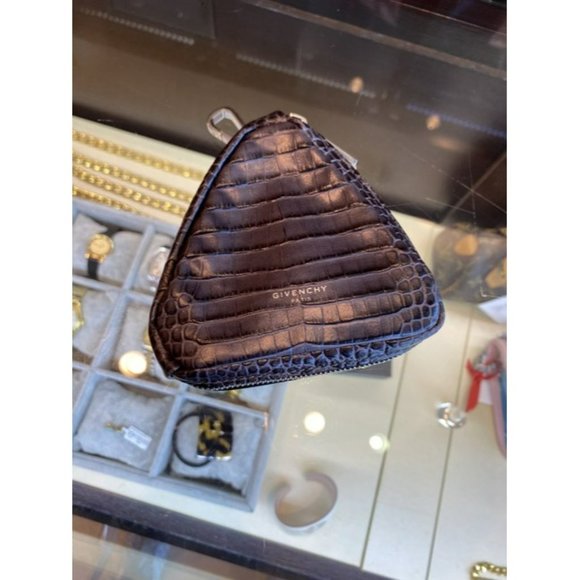 Givenchy Embossed Crocodile Ss2020 Triangle Collar Pouch Gray Leather Wristlet - Picture 4 of 11